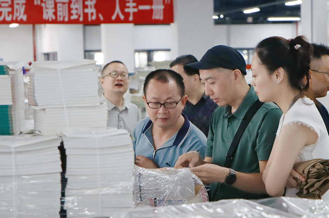 人民教育出版社一行到betway西汉姆联官网开展教材巡检抽检工作